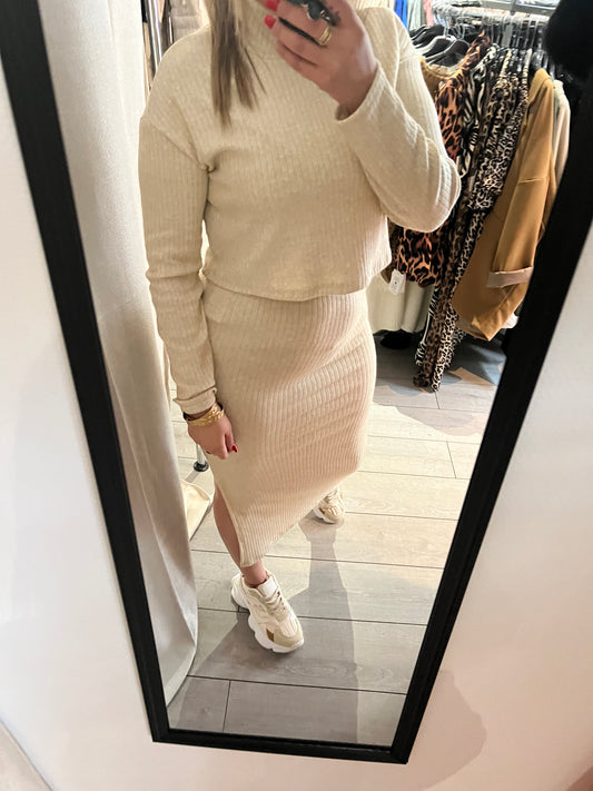 Ensemble pull jupe beige