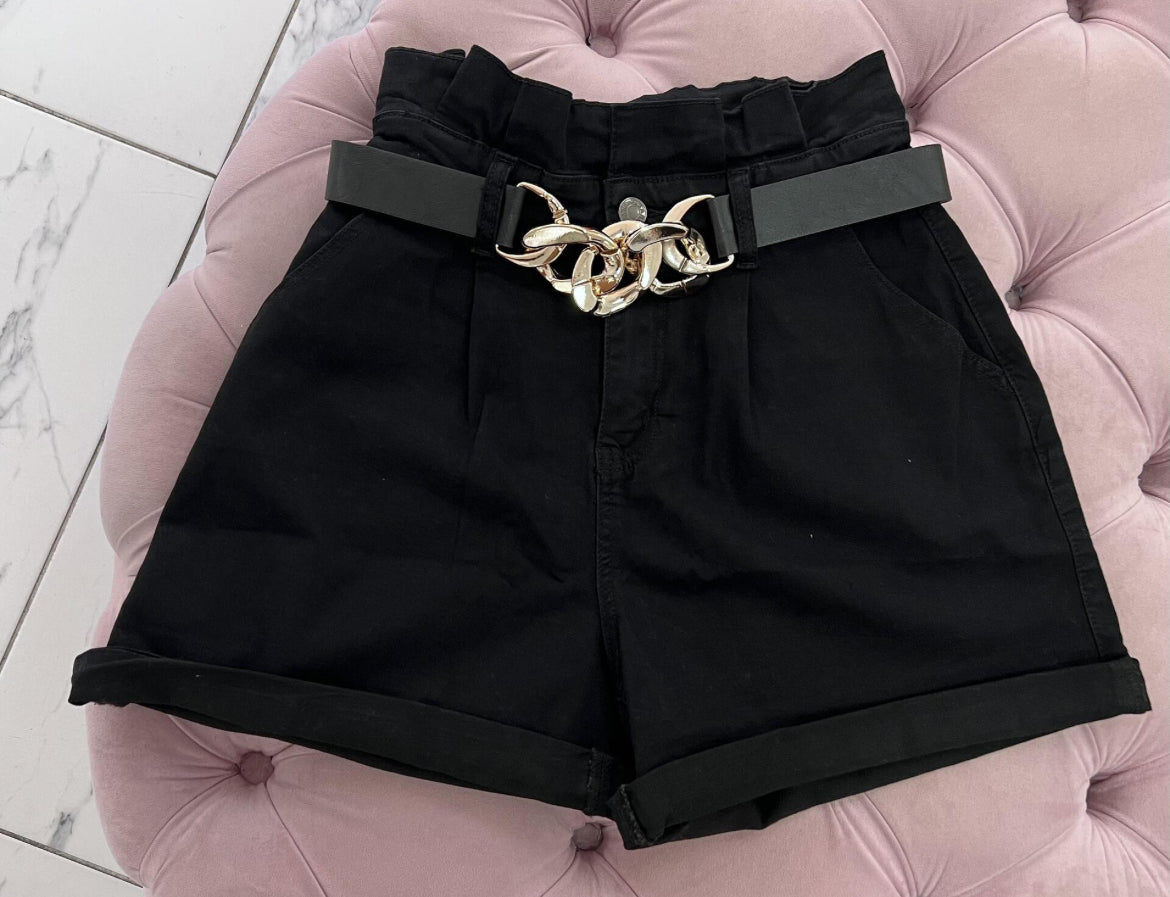 Short noir avec ceinture